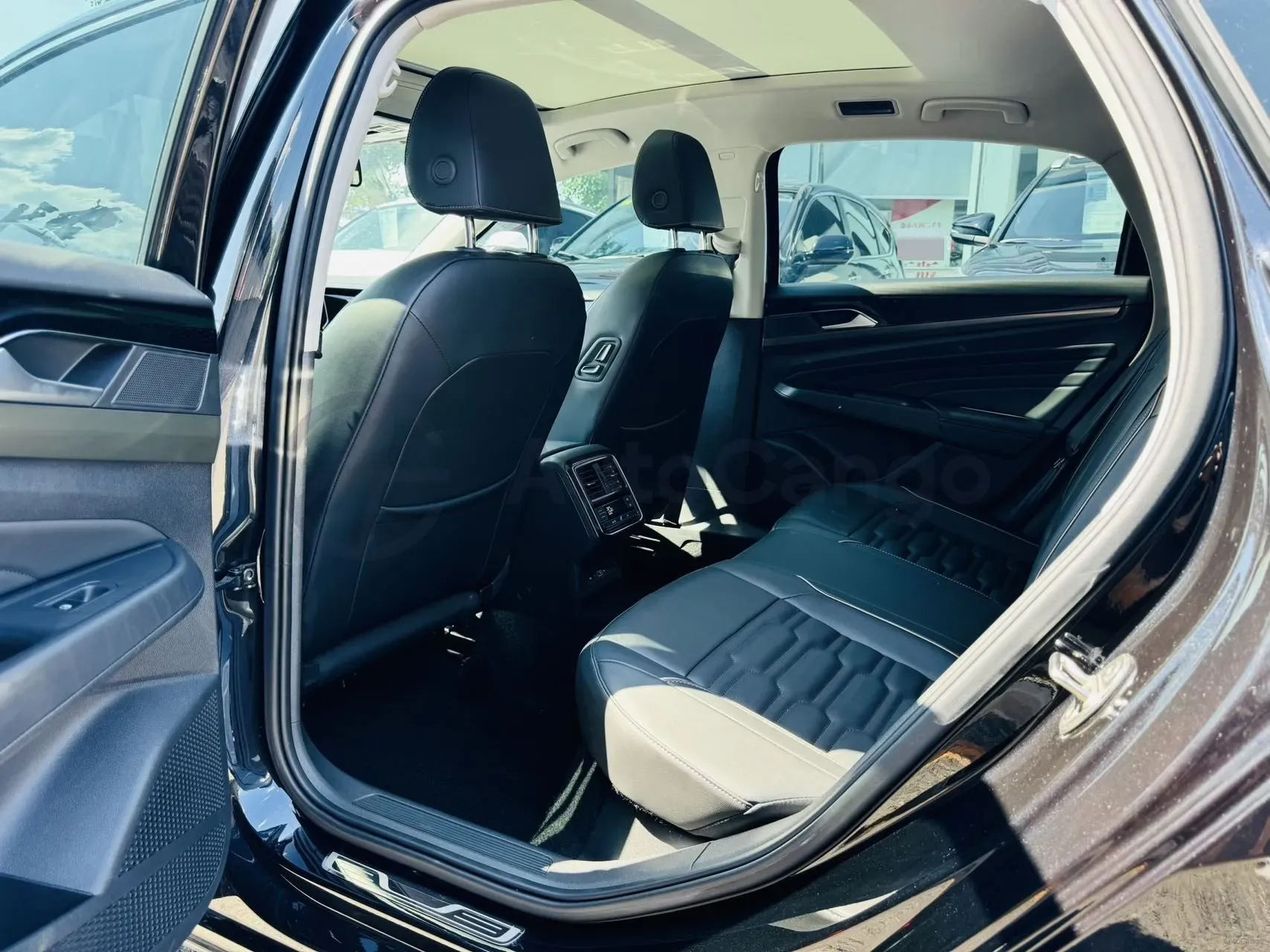 2020 Volkswagen Passat 2.0T 186HP L4 7DCT,autocango,china used car exporter,china ev exporter,chinese used car exporter,chinese used ev exporter
