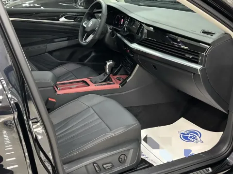 2025 Volkswagen Passat 2.0T 220HP L4 7DCT,autocango,china used car exporter,china ev exporter,chinese used car exporter,chinese used ev exporter