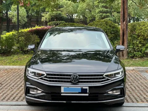 2023 Volkswagen Magotan 2.0T 186HP L4 7DCT,autocango,china used car exporter,china ev exporter,chinese used car exporter,chinese used ev exporter