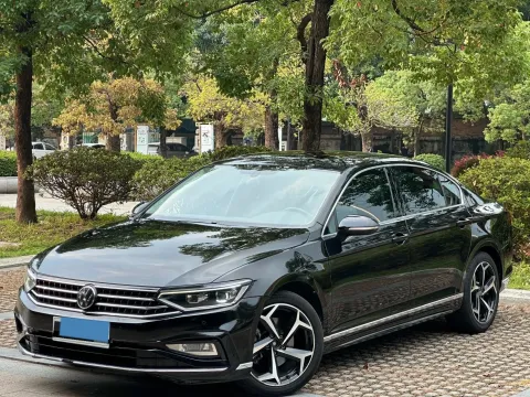 2023 Volkswagen Magotan 2.0T 186HP L4 7DCT,autocango,china used car exporter,china ev exporter,chinese used car exporter,chinese used ev exporter