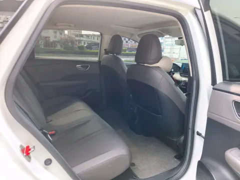 2025 Roewe D6 BEV