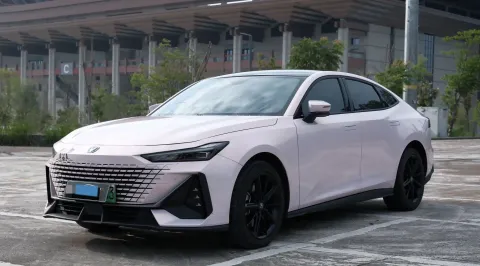 2023 CHANGAN UNI-V IDD,autocango,china used car exporter,china ev exporter,chinese used car exporter,chinese used ev exporter