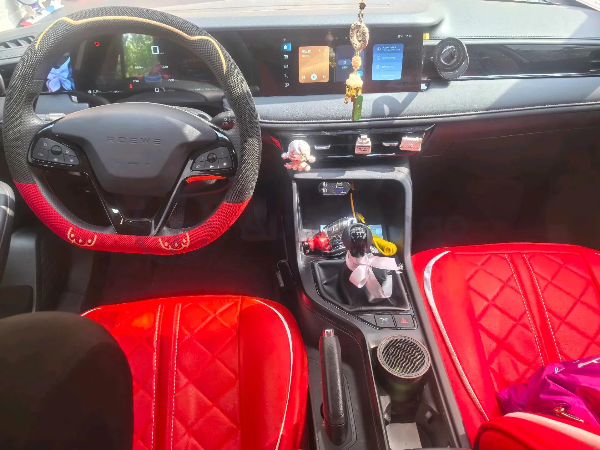 2023 Roewe i5 1.5L 129HP L4 5MT,autocango,china used car exporter,china ev exporter,chinese used car exporter,chinese used ev exporter