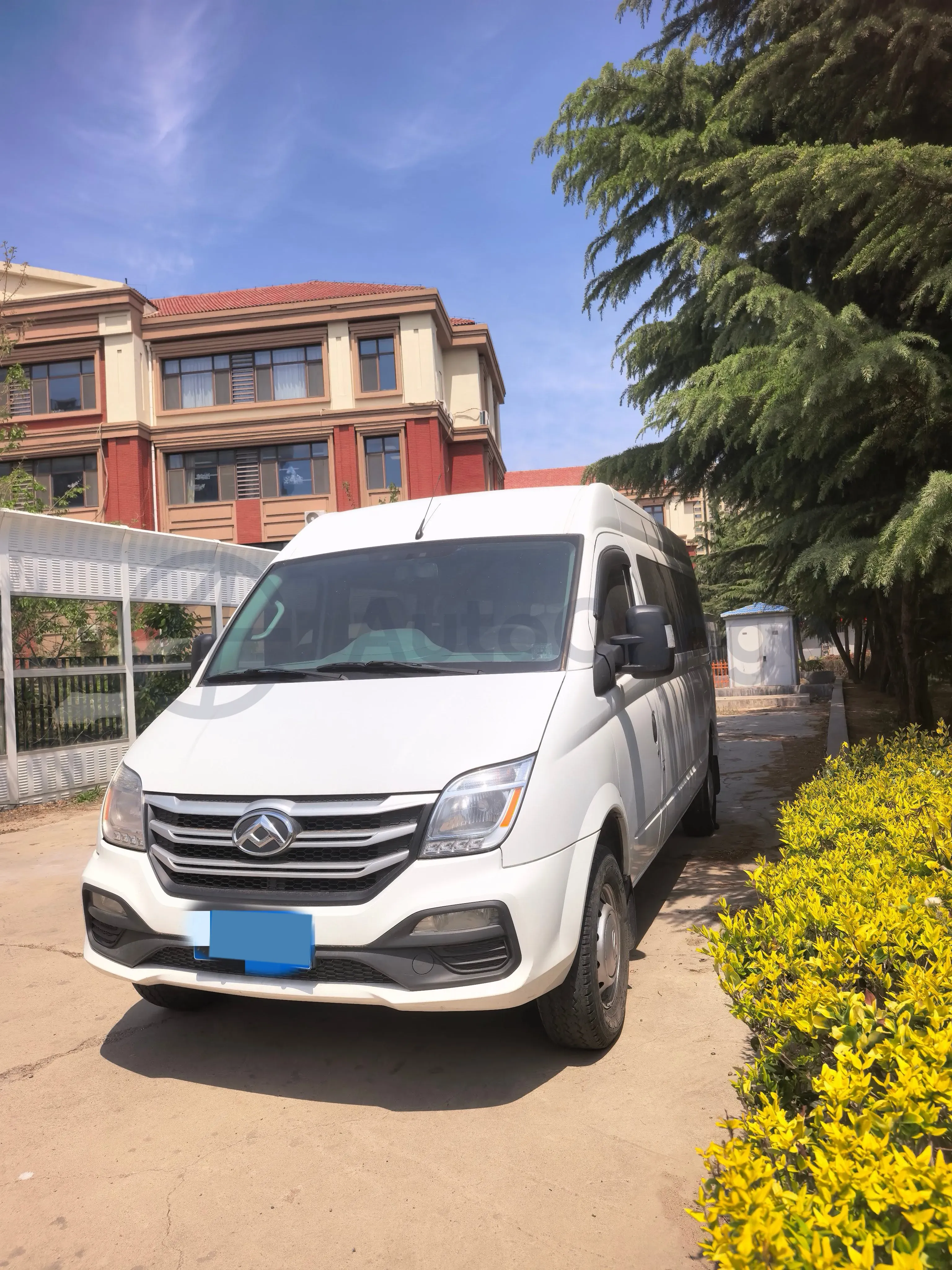 2020 MAXUS XinTu V80 2.5T 136HP L4 6MT,autocango,china used car exporter,china ev exporter,chinese used car exporter,chinese used ev exporter