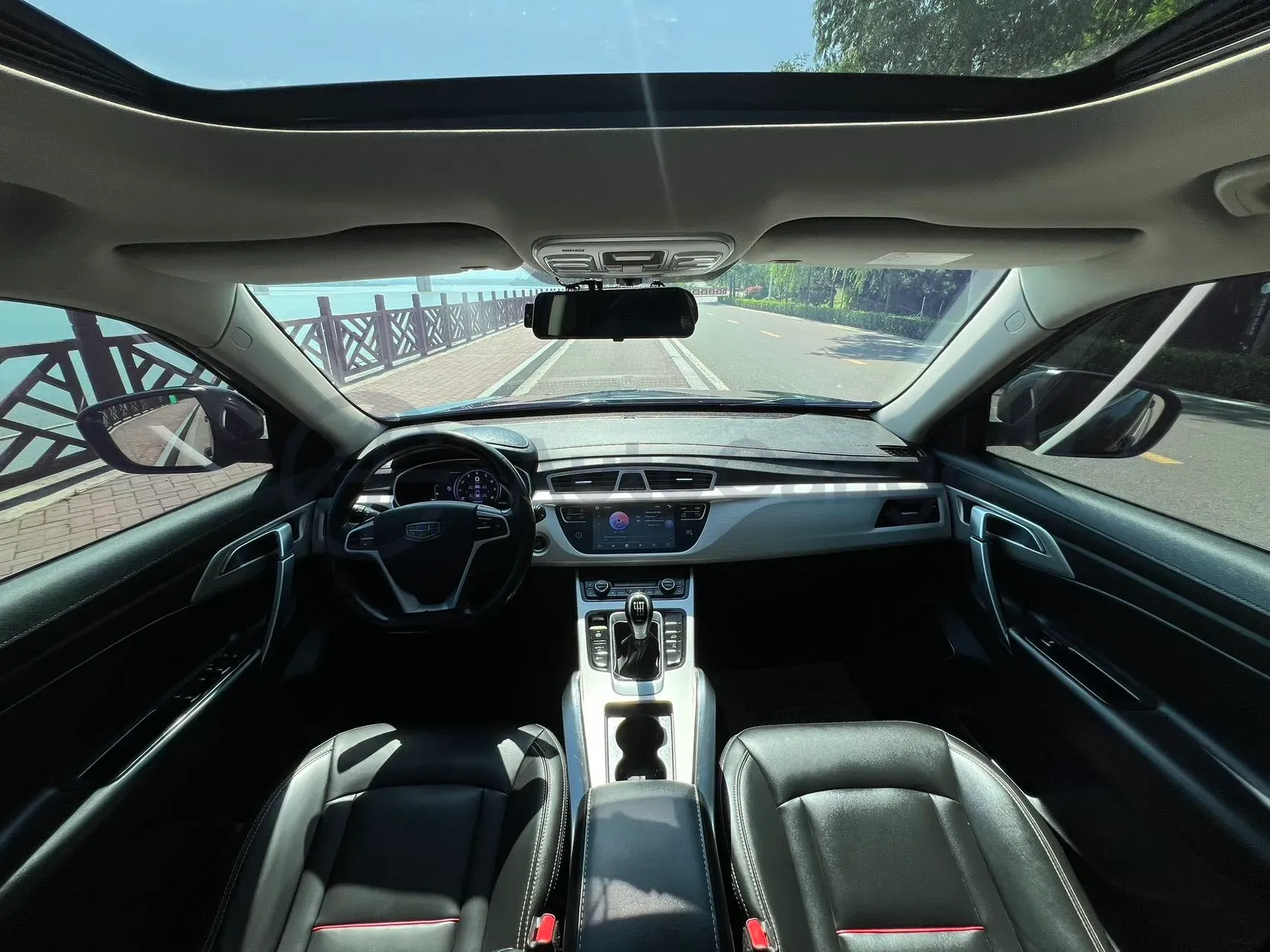 2018 Roewe RX5 1.5T 169HP L4 6MT,autocango,china used car exporter,china ev exporter,chinese used car exporter,chinese used ev exporter