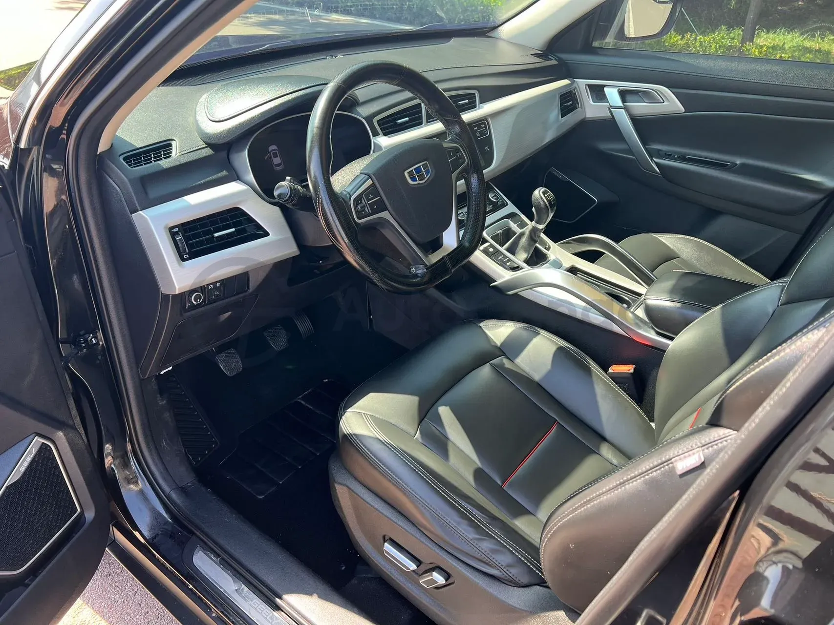2018 Roewe RX5 1.5T 169HP L4 6MT,autocango,china used car exporter,china ev exporter,chinese used car exporter,chinese used ev exporter
