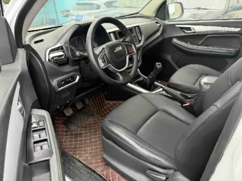 2022 Isuzu RE-MAX Jim 2.4T 211HP L4 5MT