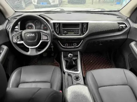 2022 Isuzu RE-MAX Jim 2.4T 211HP L4 5MT