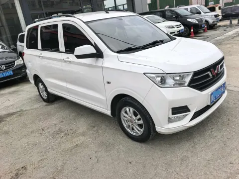 2021 WuLing HongGuang 1.5L 99HP L4 6MT
