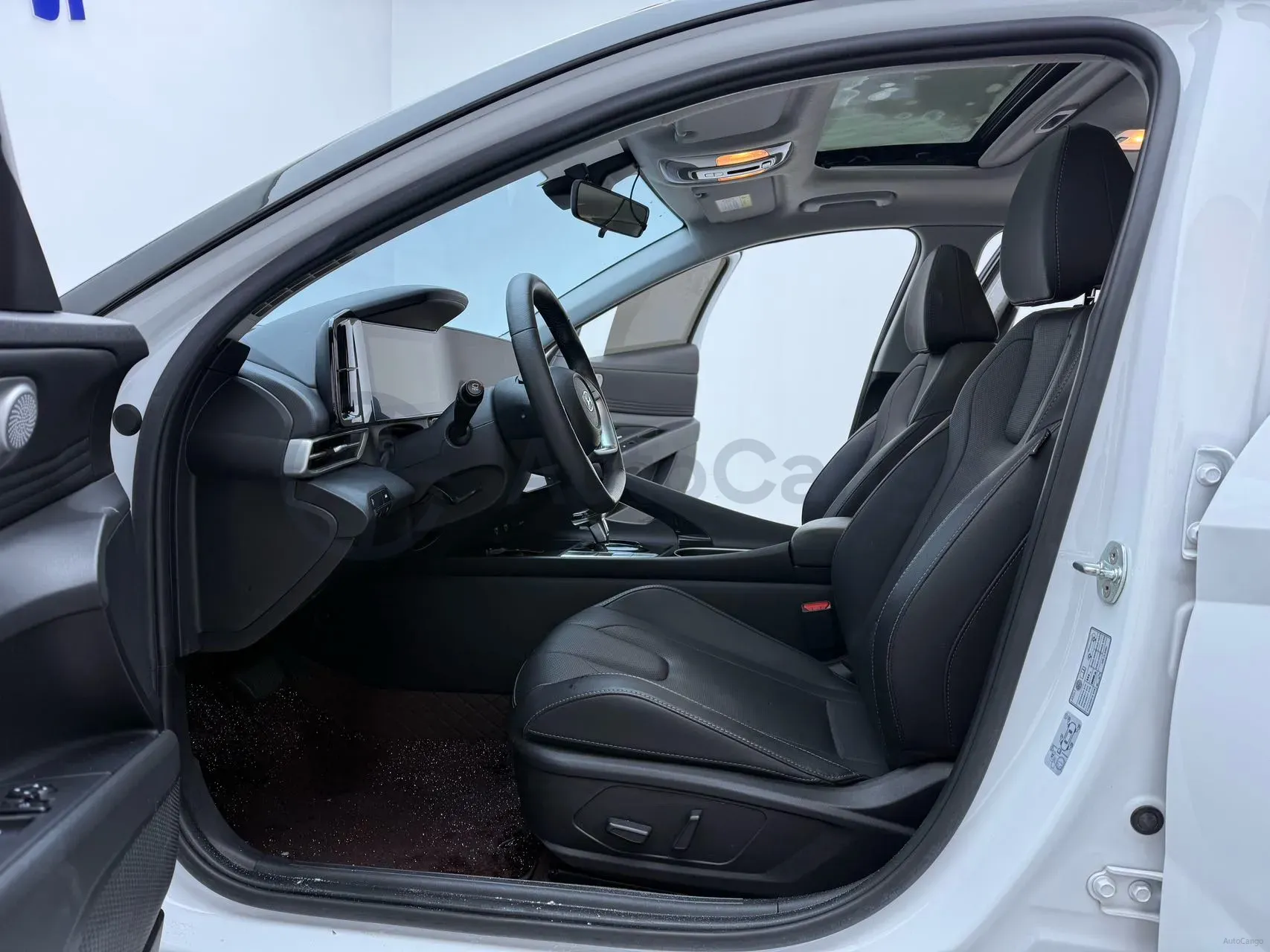 2021 Hyundai Elantra 1.5L 115HP L4 CVT,autocango,china used car exporter,china ev exporter,chinese used car exporter,chinese used ev exporter