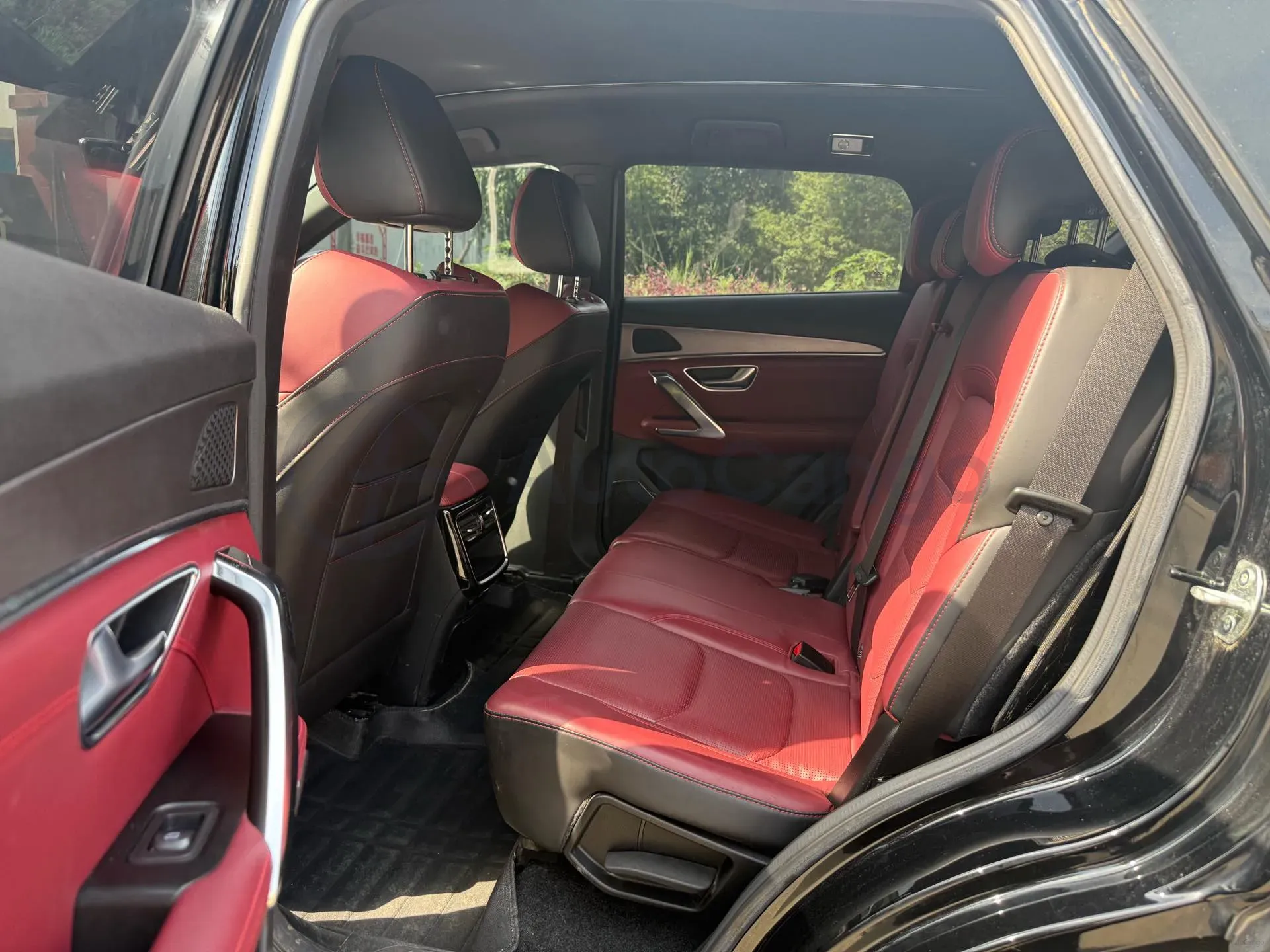 2021 Bestune B70 1.5T 169HP L4 7DCT,autocango,china used car exporter,china ev exporter,chinese used car exporter,chinese used ev exporter