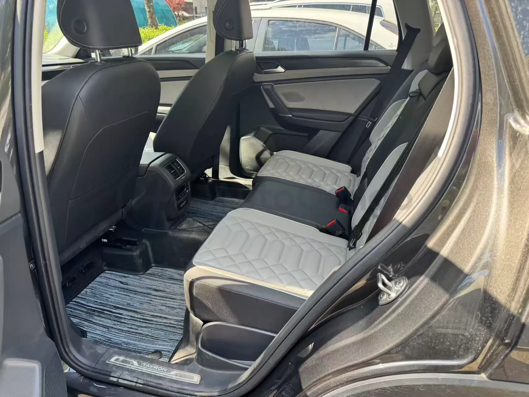2024 Volkswagen Tayron 2.0T 186HP L4 7DCT,autocango,china used car exporter,china ev exporter,chinese used car exporter,chinese used ev exporter