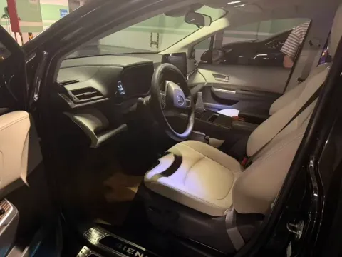 2023 Toyota Sienna 2.5L 189HP L4 E-CVT Hybrid