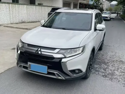2019 MITSUBISHI OUTLANDER,autocango,china used car exporter,china ev exporter,chinese used car exporter,chinese used ev exporter