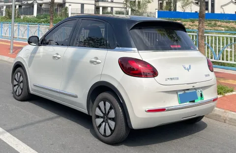 2023 WuLing BinGuo BEV 31.9KWH,autocango,china used car exporter,china ev exporter,chinese used car exporter,chinese used ev exporter