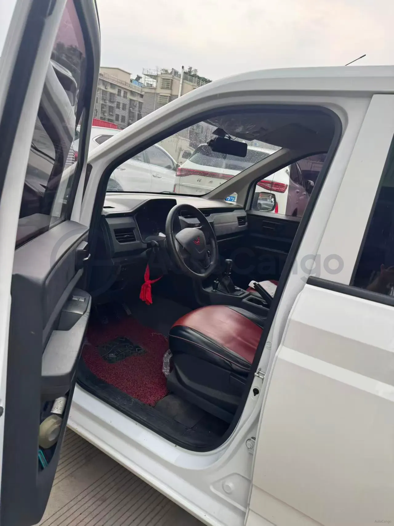2021 WuLing HongGuang Plus 1.5L 99HP L4 6MT,autocango,china used car exporter,china ev exporter,chinese used car exporter,chinese used ev exporter