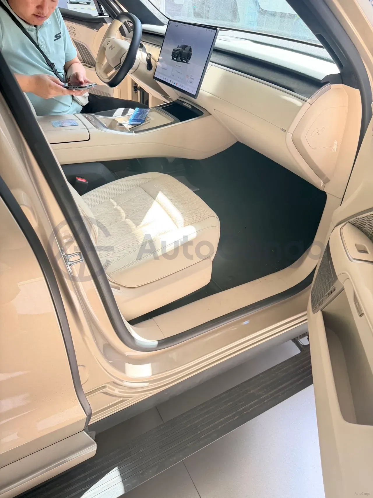 2025 ONVO L90 BEV,autocango,china used car exporter,china ev exporter,chinese used car exporter,chinese used ev exporter