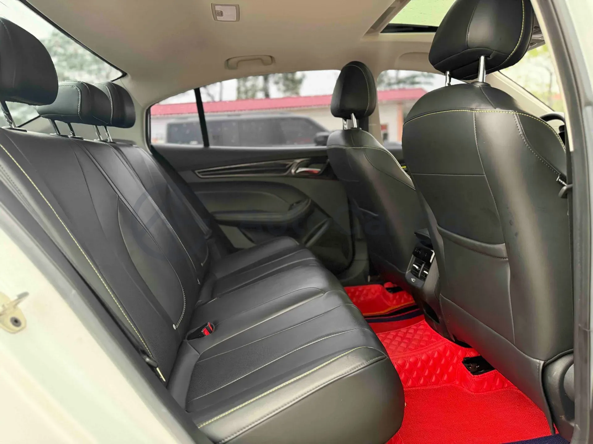 2021 Roewe i5 1.5L 120HP L4 CVT,autocango,china used car exporter,china ev exporter,chinese used car exporter,chinese used ev exporter