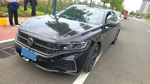 2022 XPENG P7,autocango,china used car exporter,china ev exporter,chinese used car exporter,chinese used ev exporter
