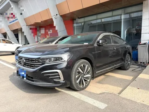 2021 VOLKSWAGEN PASSAT,autocango,china used car exporter,china ev exporter,chinese used car exporter,chinese used ev exporter