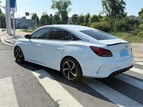 2023 MG 5 1.5L 129HP L4 5MT