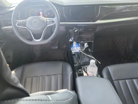 2023 Volkswagen Passat 2.0T 186HP L4 7DCT