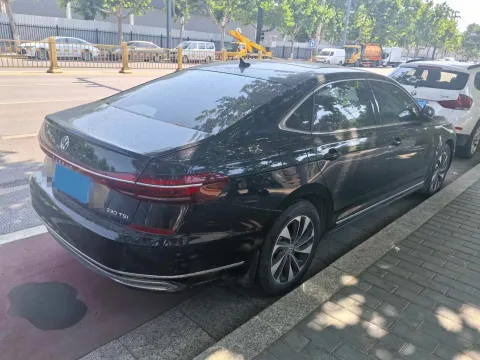 2023 Volkswagen Passat 2.0T 186HP L4 7DCT