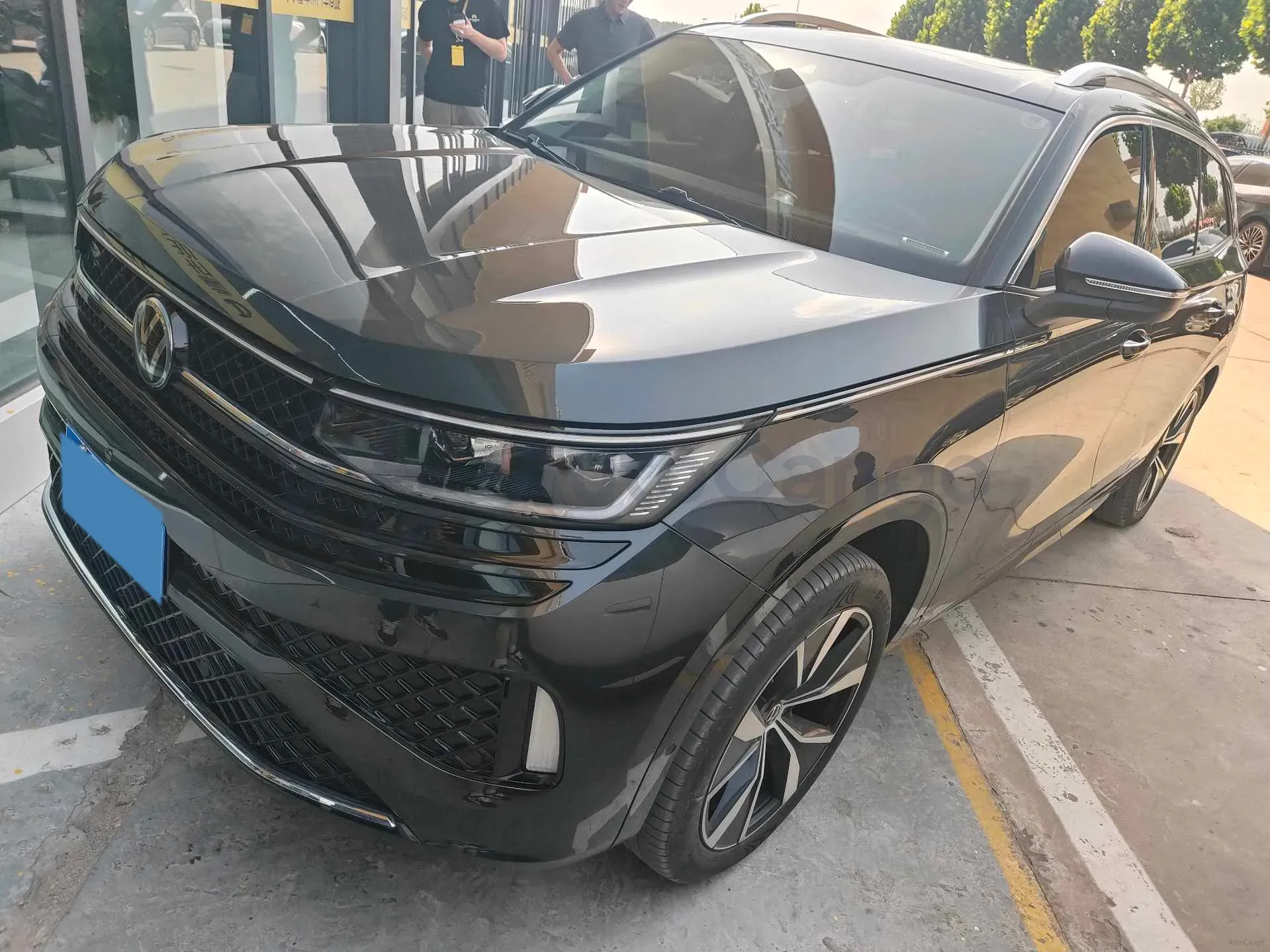 2023 Volkswagen Tavendor 2.0T 220HP L4 7DCT,autocango,china used car exporter,china ev exporter,chinese used car exporter,chinese used ev exporter