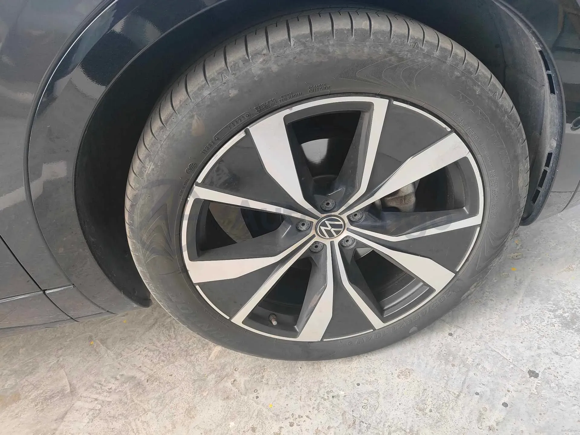 2023 Volkswagen Tavendor 2.0T 220HP L4 7DCT,autocango,china used car exporter,china ev exporter,chinese used car exporter,chinese used ev exporter