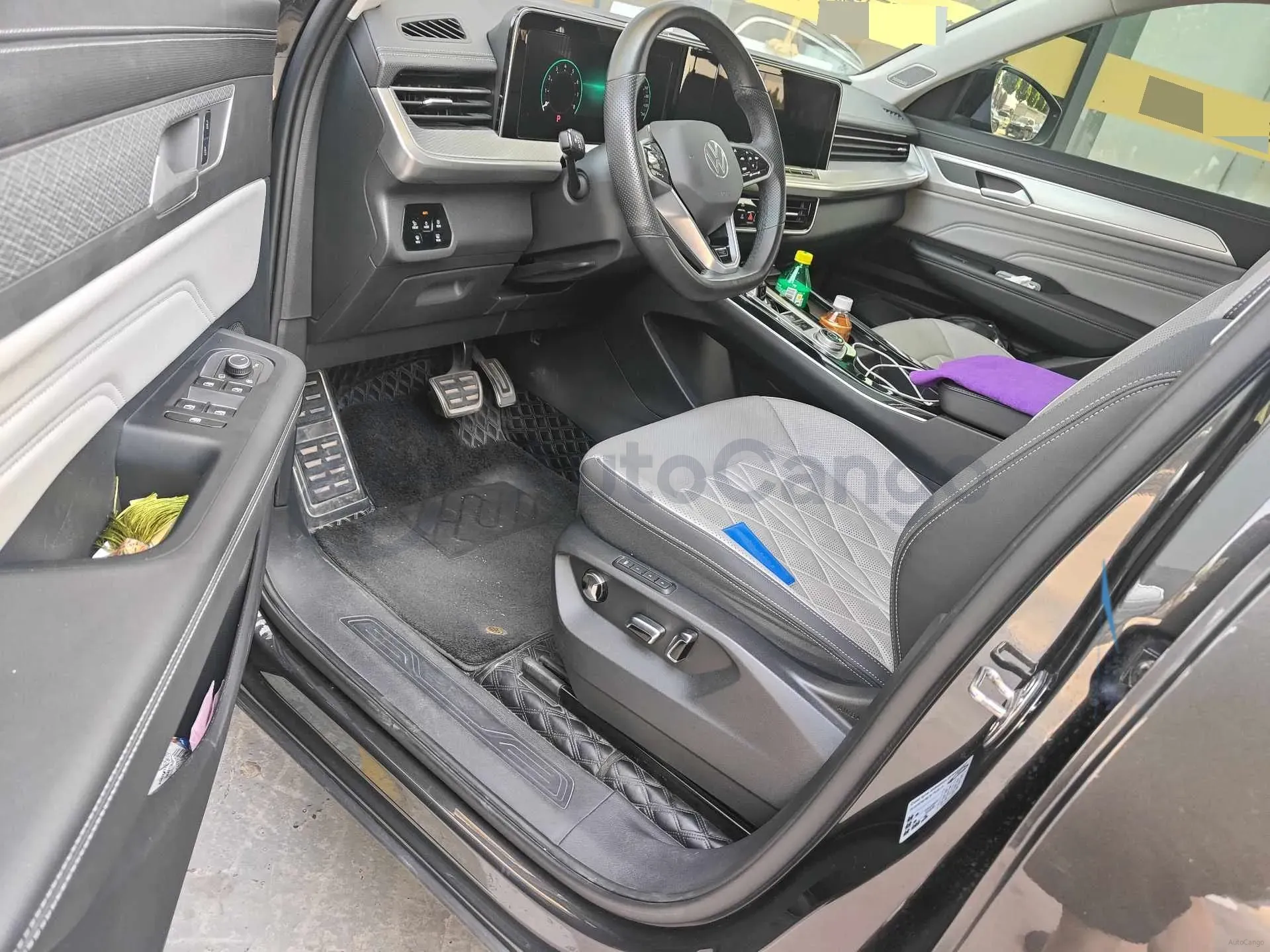 2023 Volkswagen Tavendor 2.0T 220HP L4 7DCT,autocango,china used car exporter,china ev exporter,chinese used car exporter,chinese used ev exporter