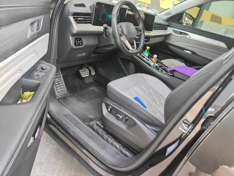 2023 Volkswagen Tavendor 2.0T 220HP L4 7DCT