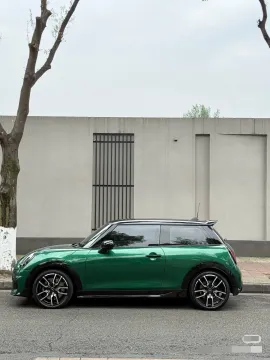 2025 MINI MINI 2.0T 204HP L4 7DCT,autocango,china used car exporter,china ev exporter,chinese used car exporter,chinese used ev exporter