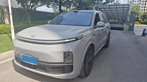 2025 LI L9,autocango,china used car exporter,china ev exporter,chinese used car exporter,chinese used ev exporter