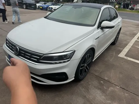 2019 VOLKSWAGEN PASSAT,autocango,china used car exporter,china ev exporter,chinese used car exporter,chinese used ev exporter