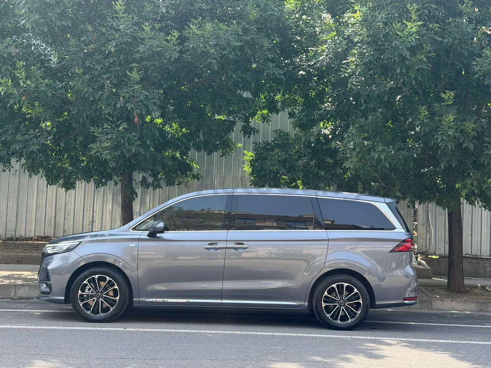 2022 Roewe iMAX8 2.0T 234HP L4 8AT,autocango,china used car exporter,china ev exporter,chinese used car exporter,chinese used ev exporter