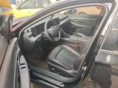 2024 Hyundai Sonata 1.5T 170HP L4 8AT,autocango,china used car exporter,china ev exporter,chinese used car exporter,chinese used ev exporter