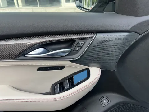 2025 Cadillac CT5 2.0T 237HP L4 10AT