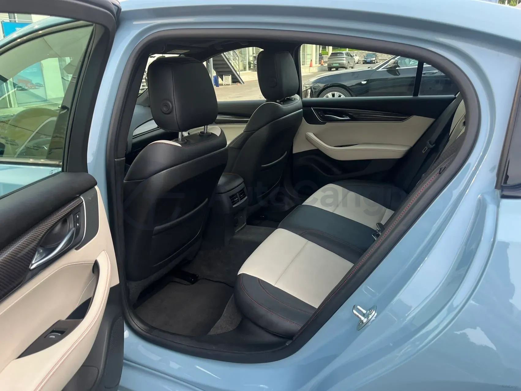 2025 Cadillac CT5 2.0T 237HP L4 10AT,autocango,china used car exporter,china ev exporter,chinese used car exporter,chinese used ev exporter