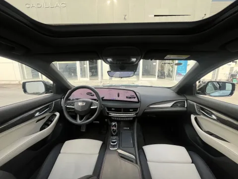 2025 Cadillac CT5 2.0T 237HP L4 10AT