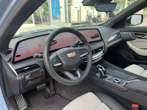 2025 Cadillac CT5 2.0T 237HP L4 10AT