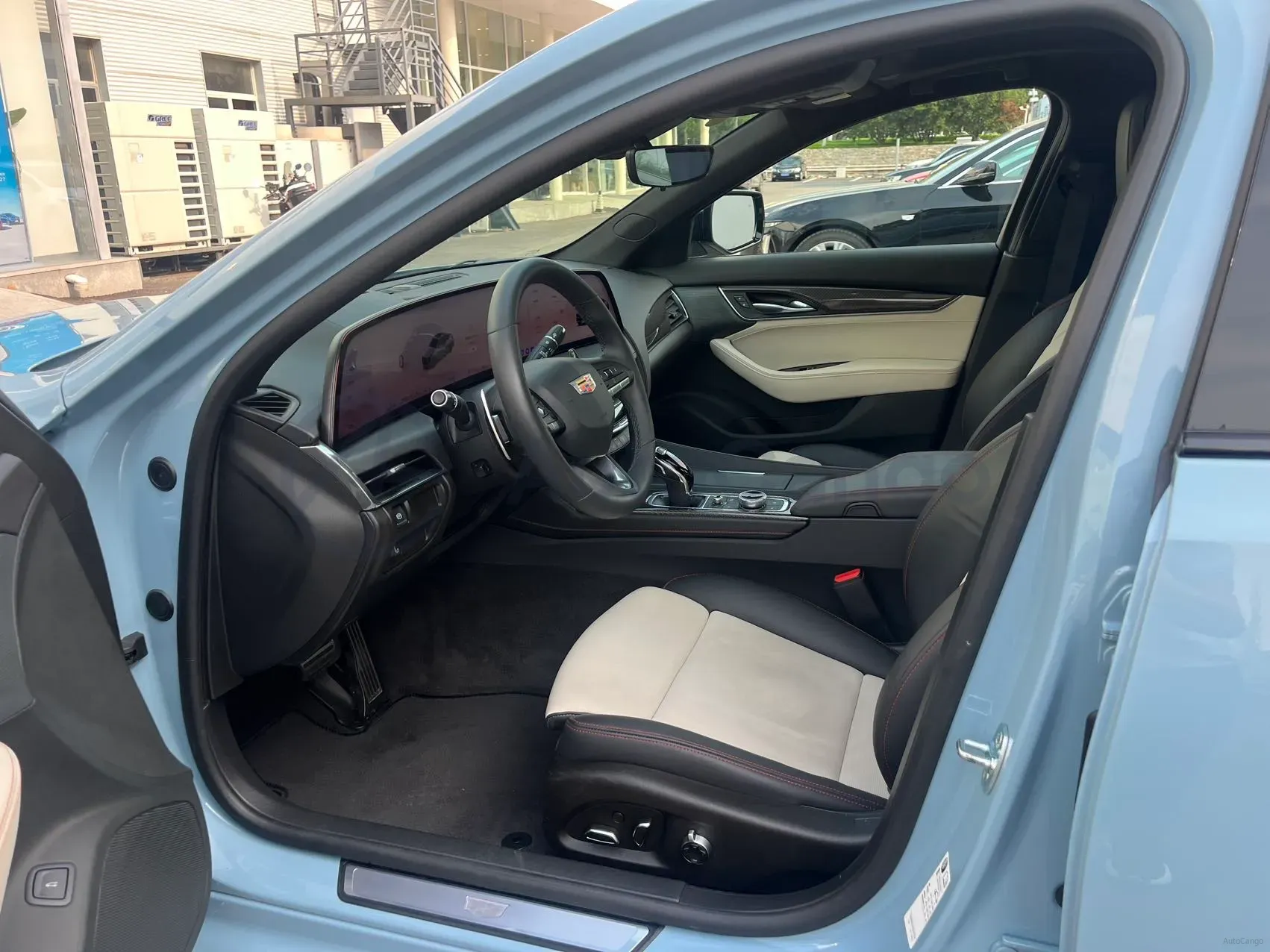 2025 Cadillac CT5 2.0T 237HP L4 10AT,autocango,china used car exporter,china ev exporter,chinese used car exporter,chinese used ev exporter