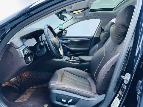 2023 BMW 5 Series 2.0T 245HP L4 8AT,autocango,china used car exporter,china ev exporter,chinese used car exporter,chinese used ev exporter
