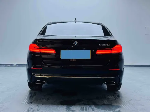 2023 BMW 5 Series 2.0T 245HP L4 8AT,autocango,china used car exporter,china ev exporter,chinese used car exporter,chinese used ev exporter