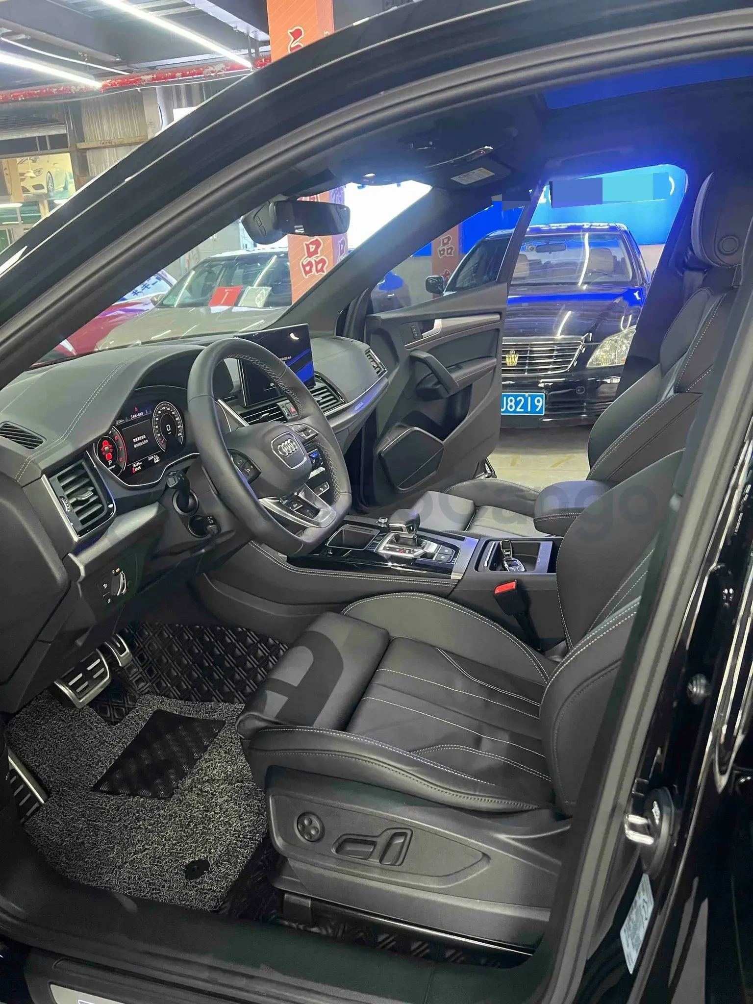 2023 Audi Q5L 2.0T 190HP L4 7DCT,autocango,china used car exporter,china ev exporter,chinese used car exporter,chinese used ev exporter
