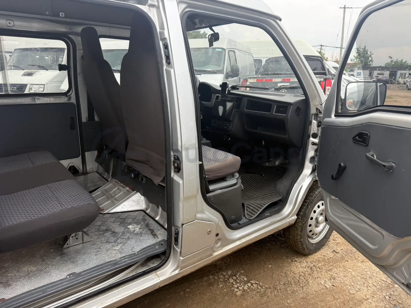 2020 WuLing ZhiGuang 1.2L 76HP L4 5MT,autocango,china used car exporter,china ev exporter,chinese used car exporter,chinese used ev exporter