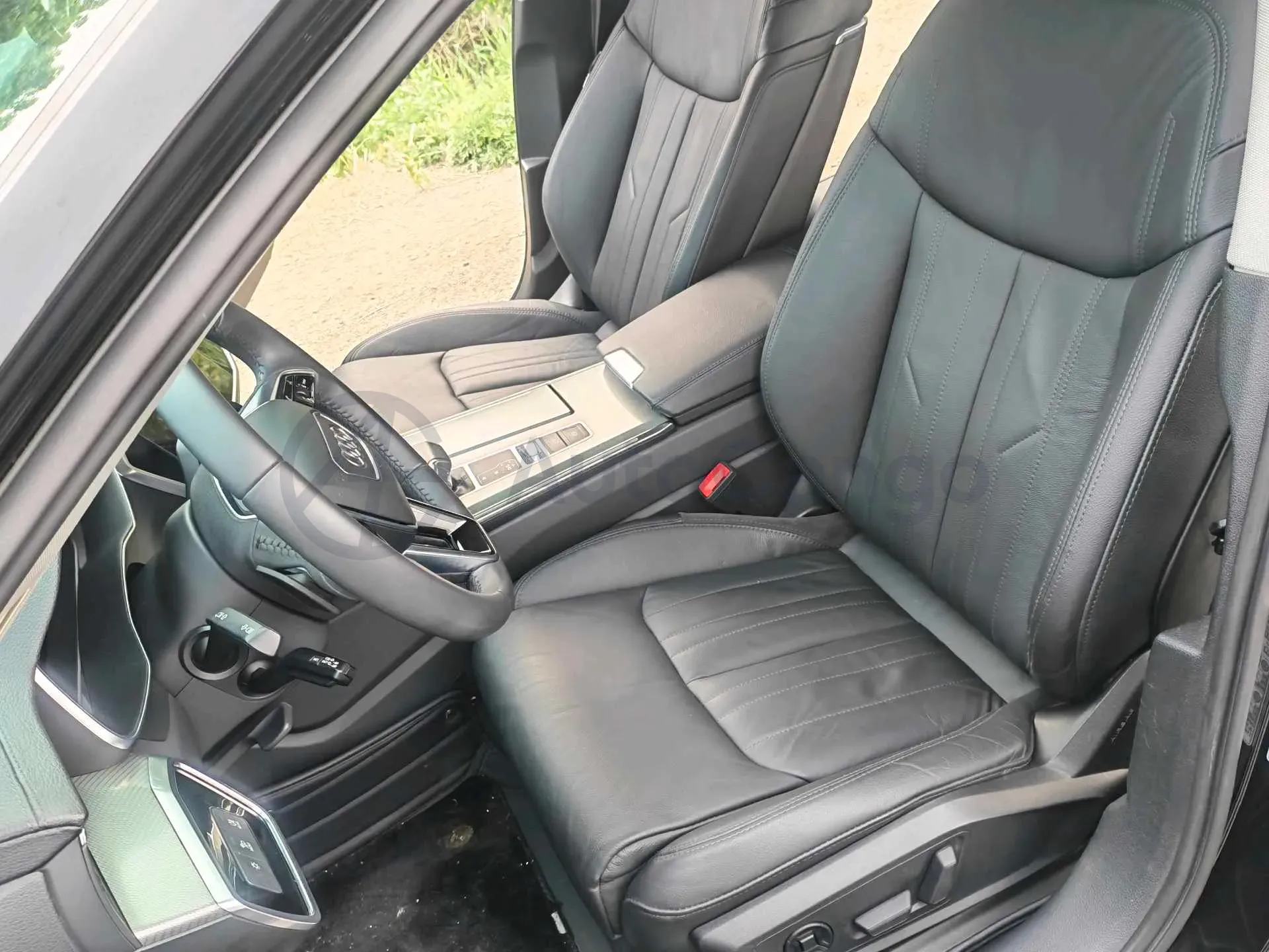 2021 Audi A6L 2.0T 190HP L4 7DCT,autocango,china used car exporter,china ev exporter,chinese used car exporter,chinese used ev exporter