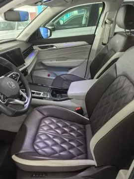 2023 Volkswagen Tavendor 2.0T 220HP L4 7DCT,autocango,china used car exporter,china ev exporter,chinese used car exporter,chinese used ev exporter