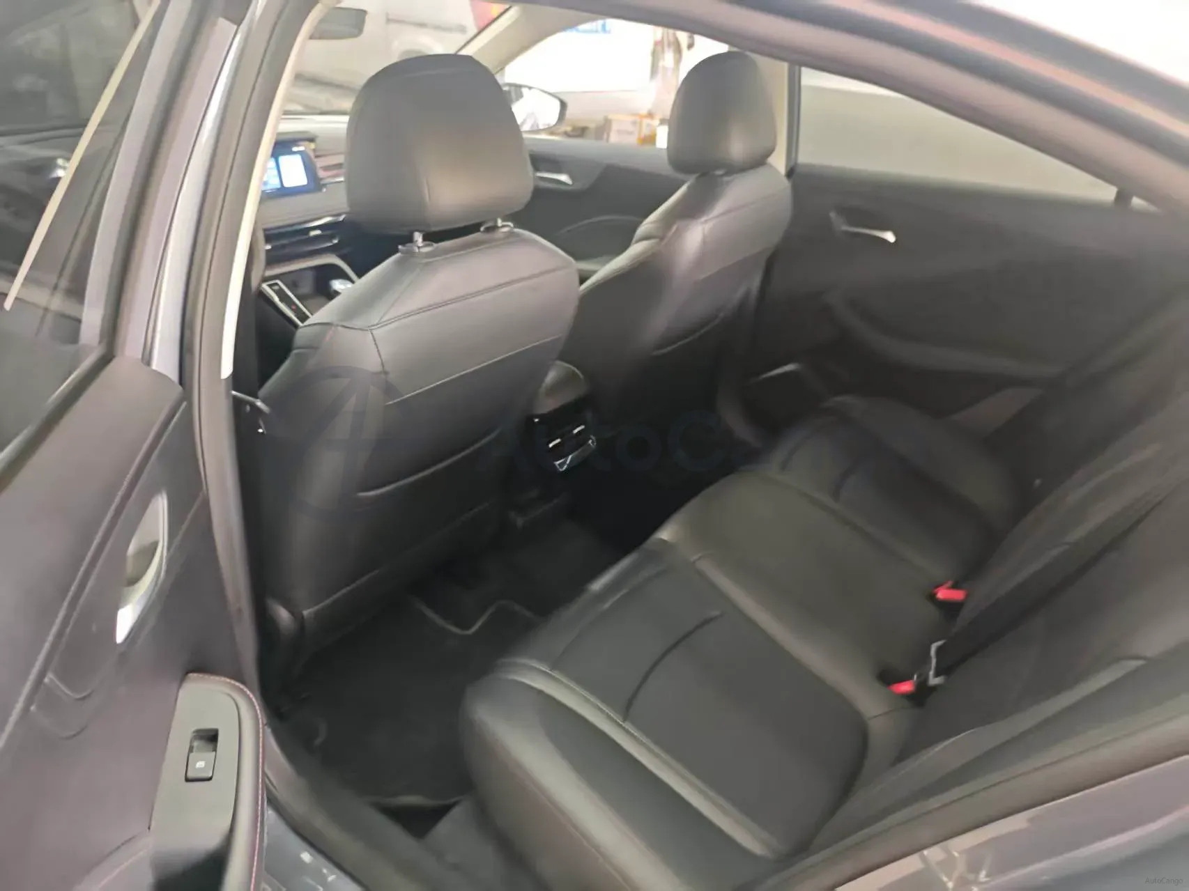 2023 Roewe i5 1.5L 129HP L4 CVT,autocango,china used car exporter,china ev exporter,chinese used car exporter,chinese used ev exporter