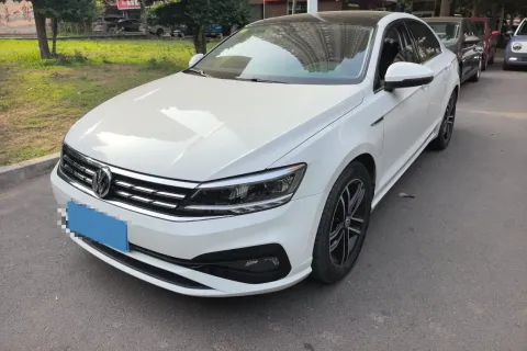 2019 VOLKSWAGEN PASSAT,autocango,china used car exporter,china ev exporter,chinese used car exporter,chinese used ev exporter