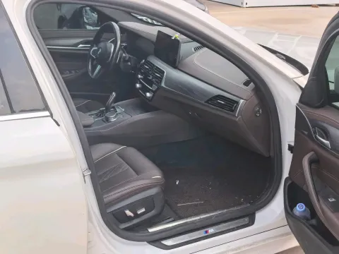 2021 BMW 5 Series 2.0T 252HP L4 8AT,autocango,china used car exporter,china ev exporter,chinese used car exporter,chinese used ev exporter